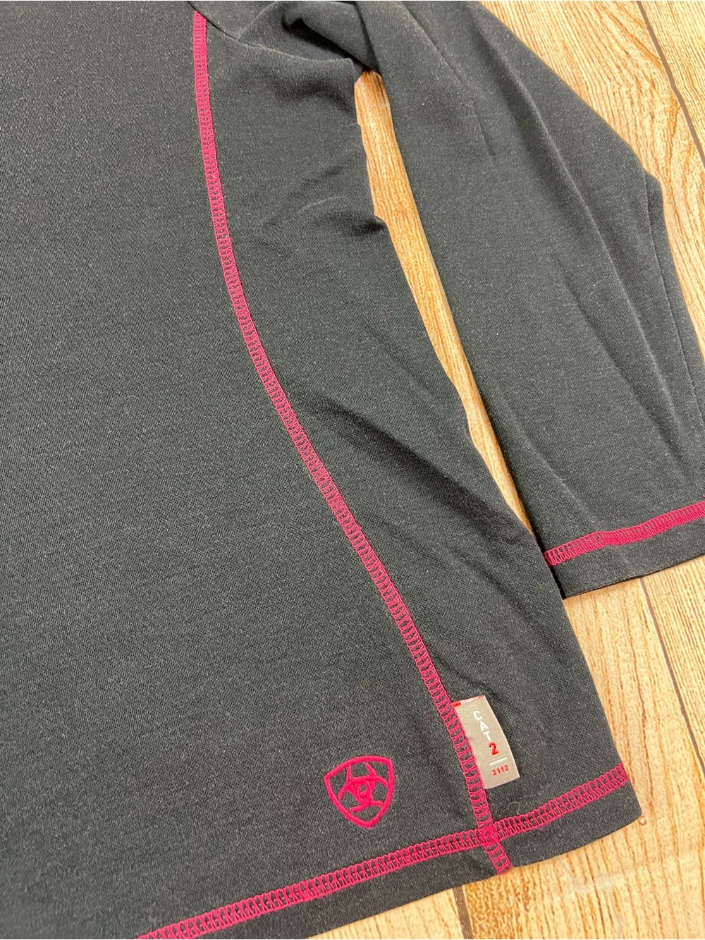Women’s Ariat FR Black Long Sleeve Polartec Fire Resistant Shirt Size Large - Picture 6 of 10